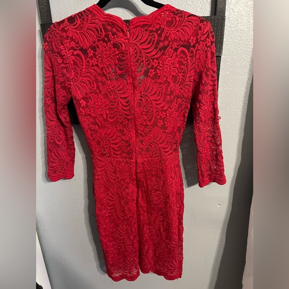 Women’s Lace and Zipper Back Dress - Picture 3 of 6